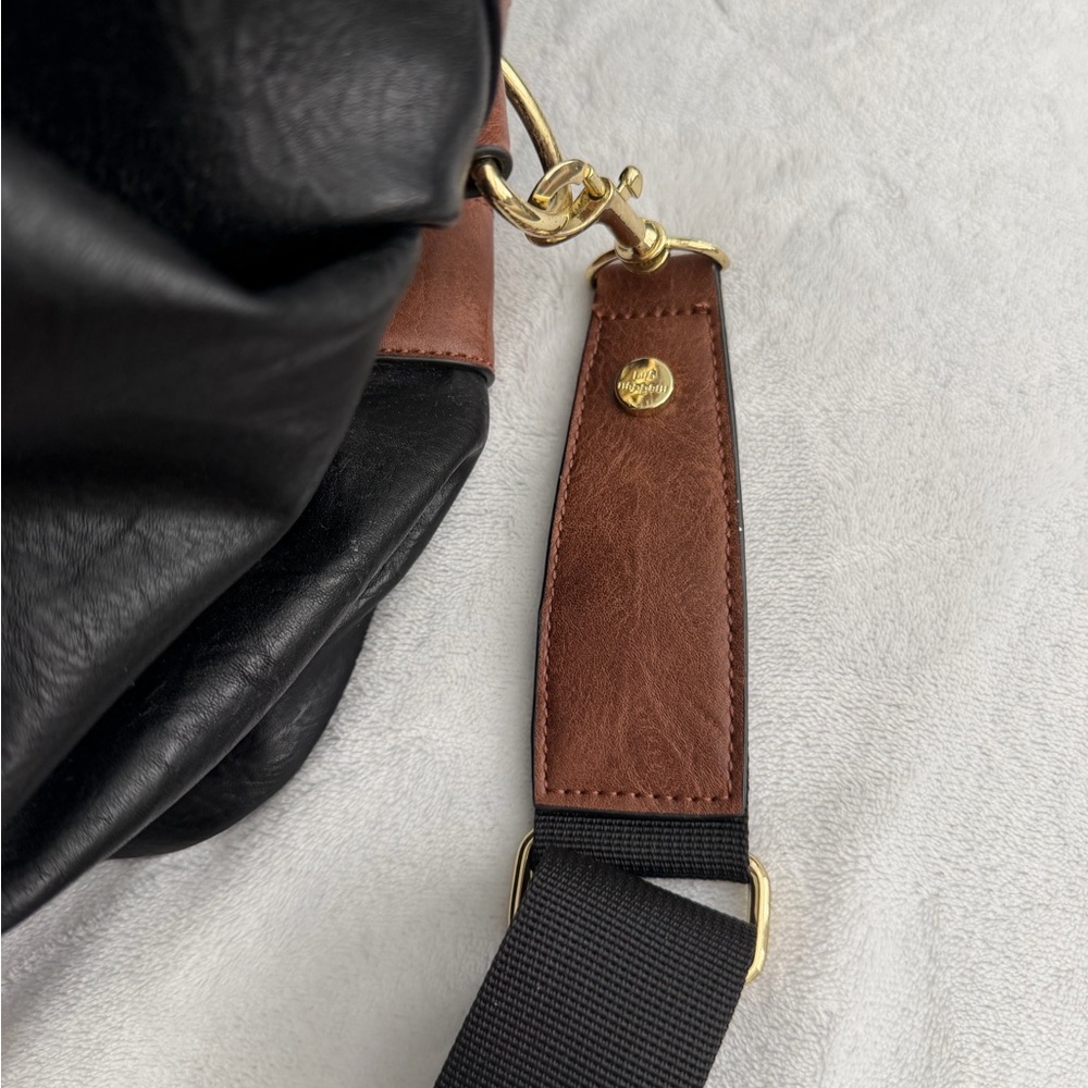 Black and Brown Travel Duffle Bag - Classic Weekend Bag - Picture 4 of 6
